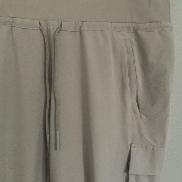 Light Gray Athleta Sutton Joggers Cargo Pocket Grey Drawstring Jogger Pants - Picture 6 of 10